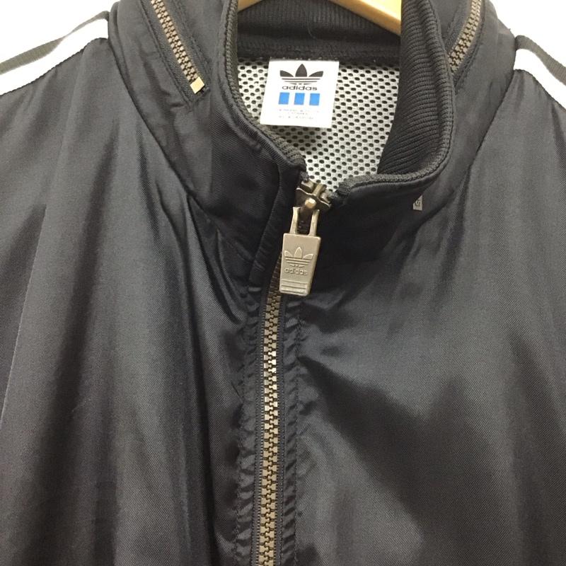 アディダス adidas ジャケット、上着 ジャケット、ブレザー ジップアップジャケット ナイロンジャケット アウター M ロゴ、文字 黒 / ブラック /  メンズ USED 古着 中古 10138728