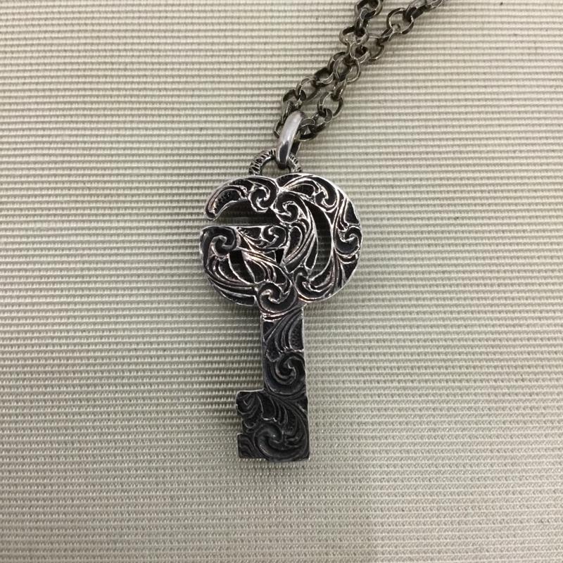 グッチ GUCCI アクセサリー ネックレス、ペンダント ダブルG キーペンダント 無地 銀 / シルバー /  メンズ USED 古着 中古 10150014