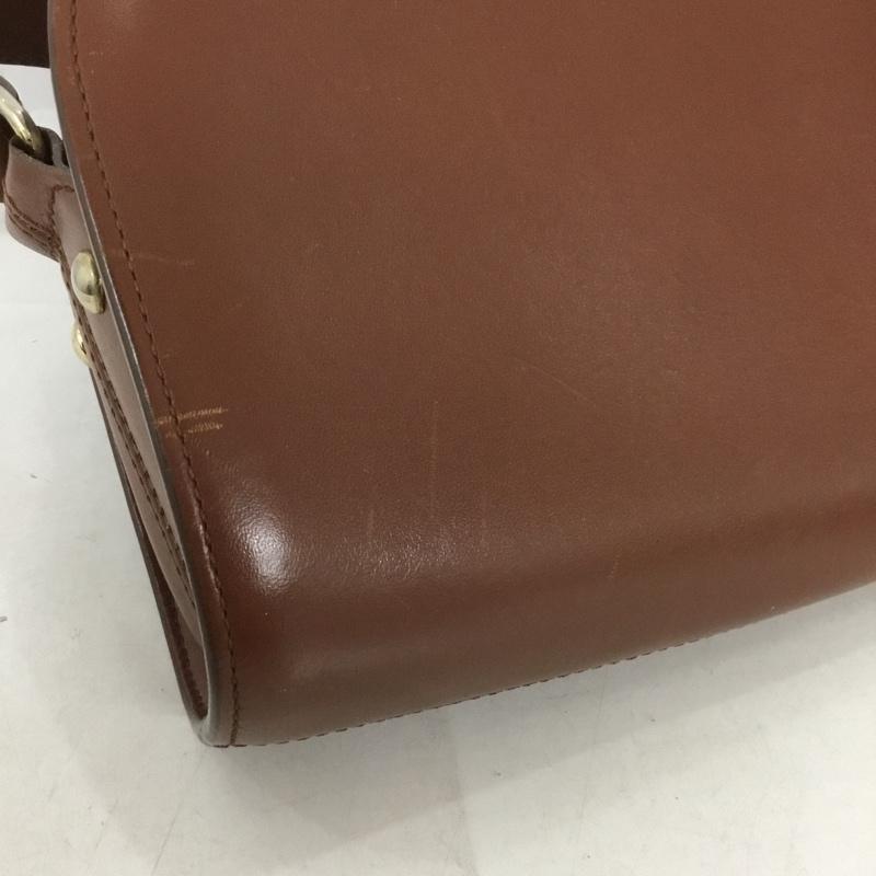 アーペーセー A.P.C. ショルダーバッグ ショルダーバッグ ハーフムーン ロゴ、文字 茶 / ブラウン /  レディース USED 古着 中古 10136346