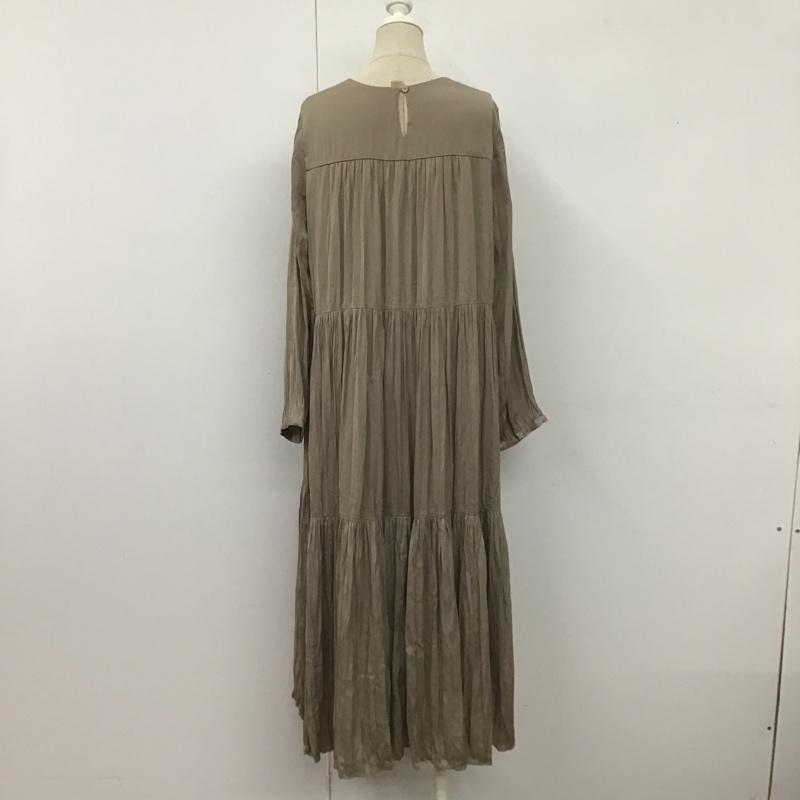 アーバンリサーチ URBAN RESEARCH ワンピース ロングスカート UR06-26D002 ランダムプリーツティアードワンピース 無地 ベージュ / ベージュ /  レディース USED 古着 中古 10106143