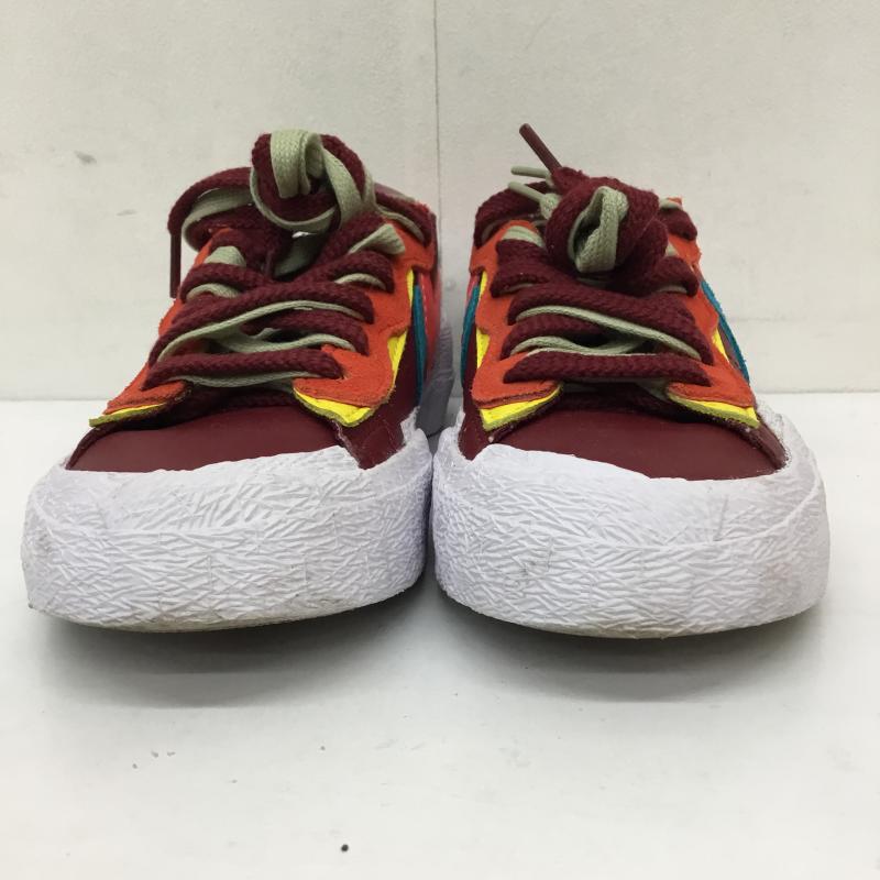 ナイキ NIKE スニーカー スニーカー DM7901-600 KAWS sacai Nike Blazer Low 23.0cm ロゴ、文字 ボルドー / ボルドー /  レディース USED 古着 中古 10133951