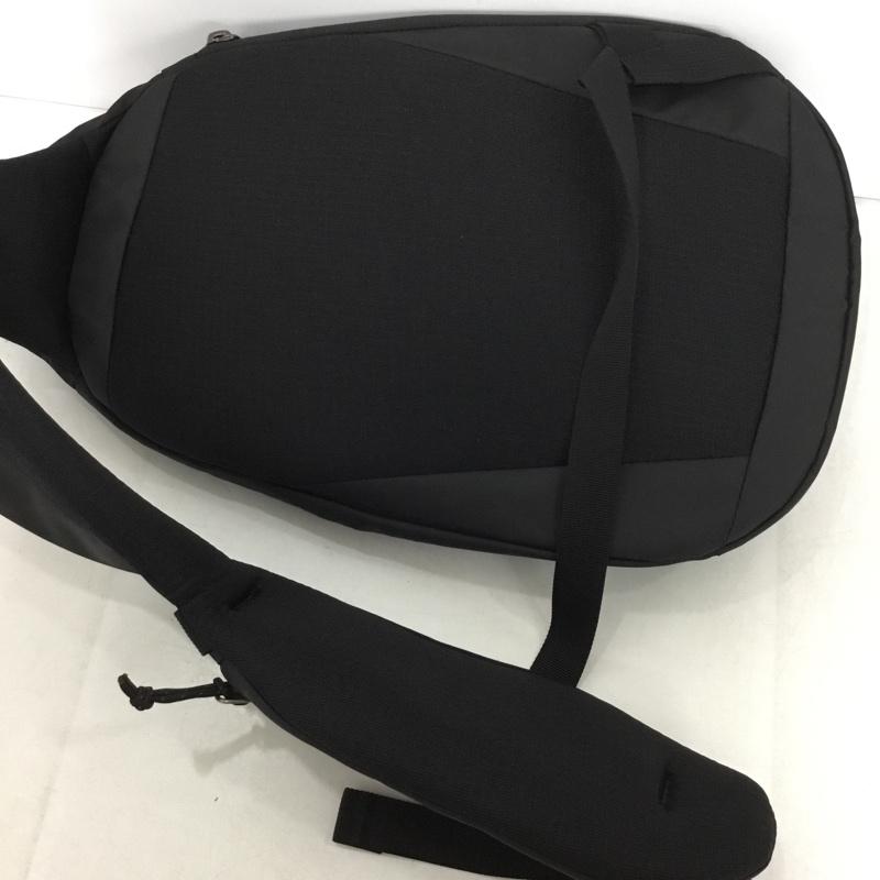 パタゴニア patagonia ボディバッグ ボディバッグ アトム スリング 8L 48262FA25 ロゴ、文字 黒 / ブラック /  メンズ USED 古着 中古 10149245