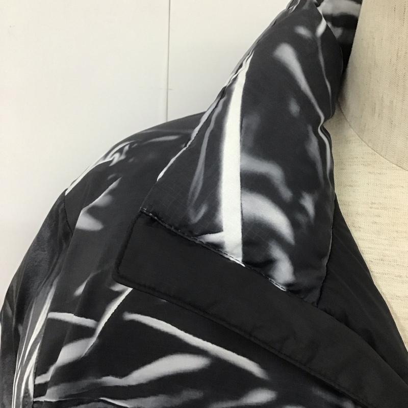 シュプリーム Supreme ジャケット、上着 ジャンパー、ブルゾン nd023001 23SS TrompeLoeilPrintedNuptseJacket ジップアップジャケット ダウンジャケット アウター Supreme×THENORTHFACE XL ロゴ、文字 白 / ホワイト / X 灰 / グレー /  メンズ USED 古着 中古 10108618