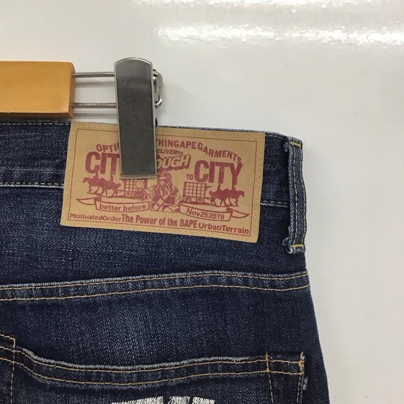 アベイシングエイプ A BATHING APE パンツ デニム、ジーンズ デニムパンツ XL プリント インディゴ / インディゴ /  メンズ USED 古着 中古 10139718