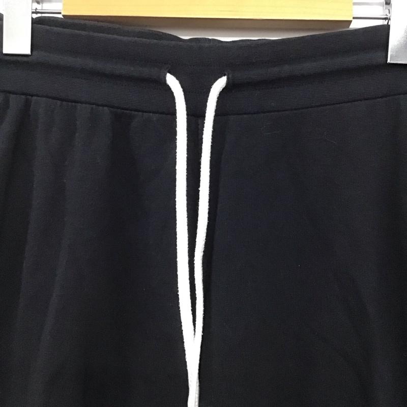 アルマーニ ARMANI パンツ ショートパンツ ハーフパンツ ショートパンツ スウェットパンツ XL ロゴ、文字 黒 / ブラック /  メンズ USED 古着 中古 10144922