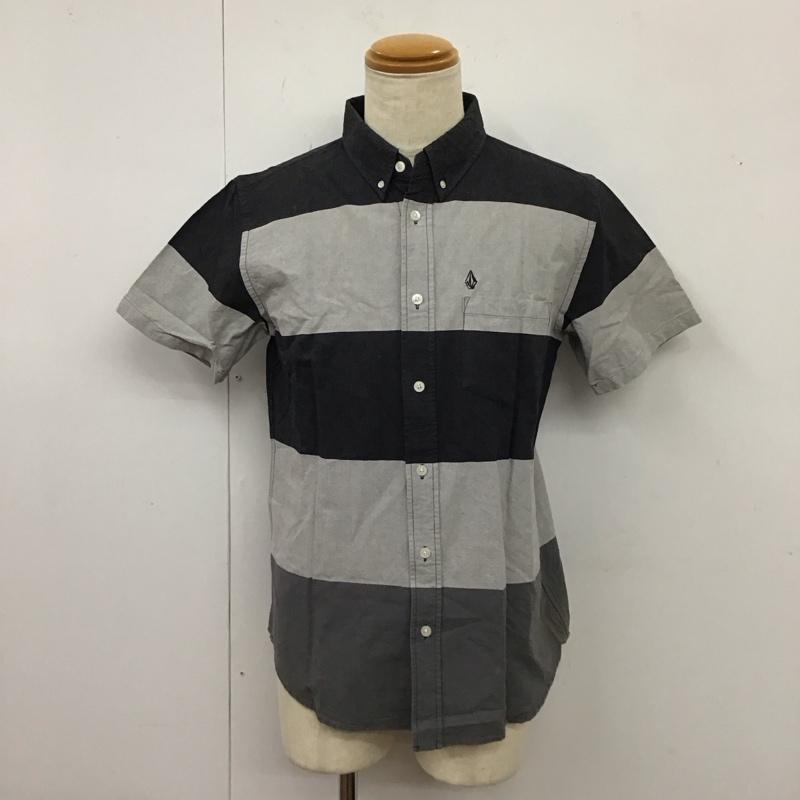 ボルコム VOLCOM シャツ、ブラウス 半袖 A04116JC ボタンダウン ワイドボーダー L ワンポイント 黒 / ブラック / X 灰 / グレー /  メンズ USED 古着 中古 10116334