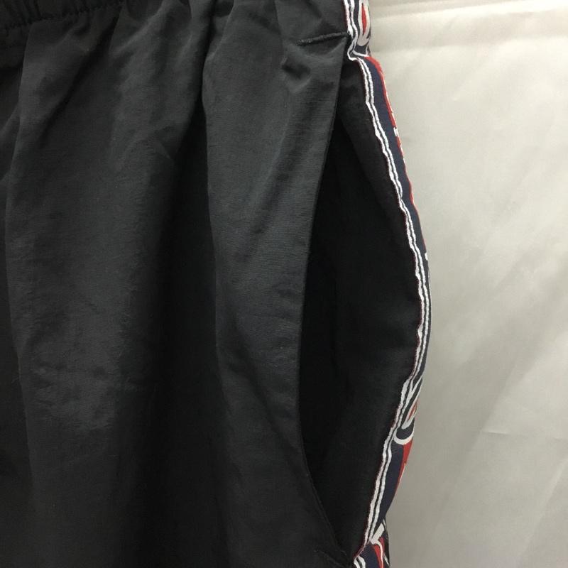 チャンピオン Champion ボトムス ボトムス トラックパンツ ロゴライン S ロゴ、文字 黒 / ブラック /  メンズ USED 古着 中古 10111386