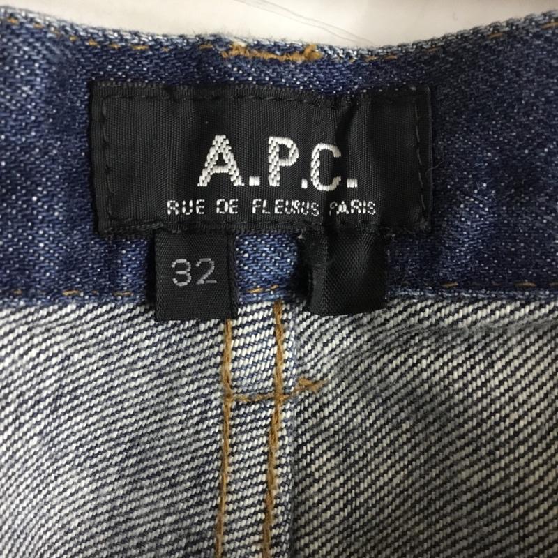 アーペーセー A.P.C. パンツ デニム、ジーンズ 日本製 ボタンフライ 32 ロゴ、文字 インディゴ / インディゴ /  メンズ USED 古着 中古 10115647
