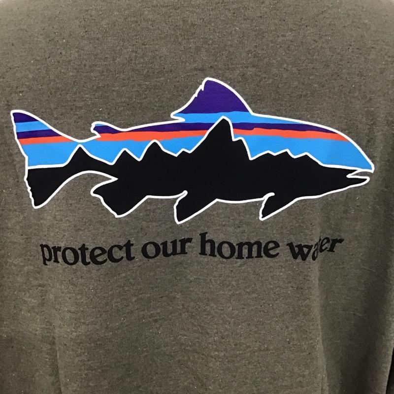 パタゴニア patagonia カットソー 長袖 37574 ロングスリーブホームウォータートラウトレスポンシビリティー プリントTシャツ L ロゴ、文字 カーキ / カーキ /  メンズ USED 古着 中古 10126743