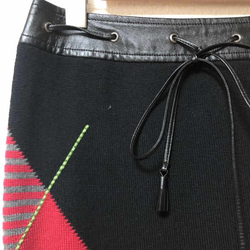 ミスアシダ miss ashida スカート ひざ丈スカート M 無地 X  X 刺繍 黒 / ブラック / X 赤 / レッド / X マルチカラー / マルチカラー /  レディース USED 古着 中古 10011100
