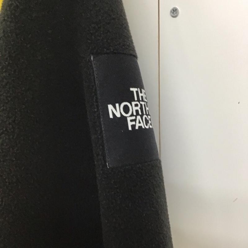 ザノースフェイス THE NORTH FACE ジャケット、上着 ジャケット、ブレザー na71832 フリースジャケット ジップアップジャケット L ロゴ、文字 黒 / ブラック / X 黄 / イエロー /  メンズ USED 古着 中古 10143430