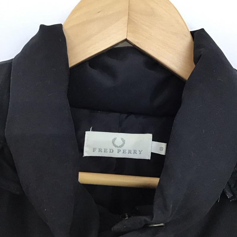 フレッドペリー FRED PERRY ジャケット、上着 ジャンパー、ブルゾン ダウンジャケット アウター ジップアップジャケット S 無地 黒 / ブラック /  レディース USED 古着 中古 10147675