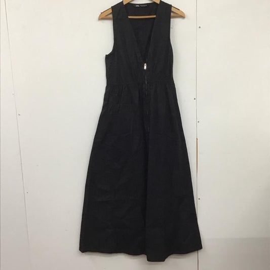 ザラ ZARA ワンピース ロングスカート ノースリーブ ジップアップ M 無地 黒 / ブラック /  レディース USED 古着 中古 10144384