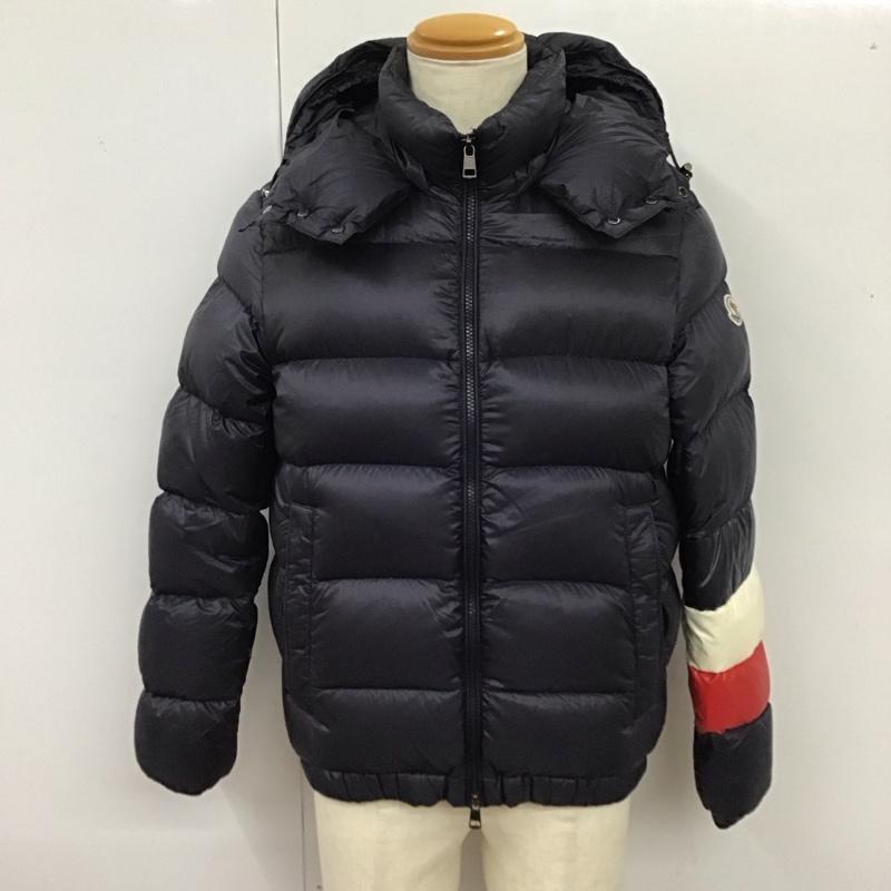 モンクレール MONCLER ジャケット、上着 ダウンジャケット E20914135585 WILLM GIUBBOTTO 2 ワンポイント 紺 / ネイビー / X 白 / ホワイト / X 赤 / レッド /  メンズ USED 古着 中古 10119671