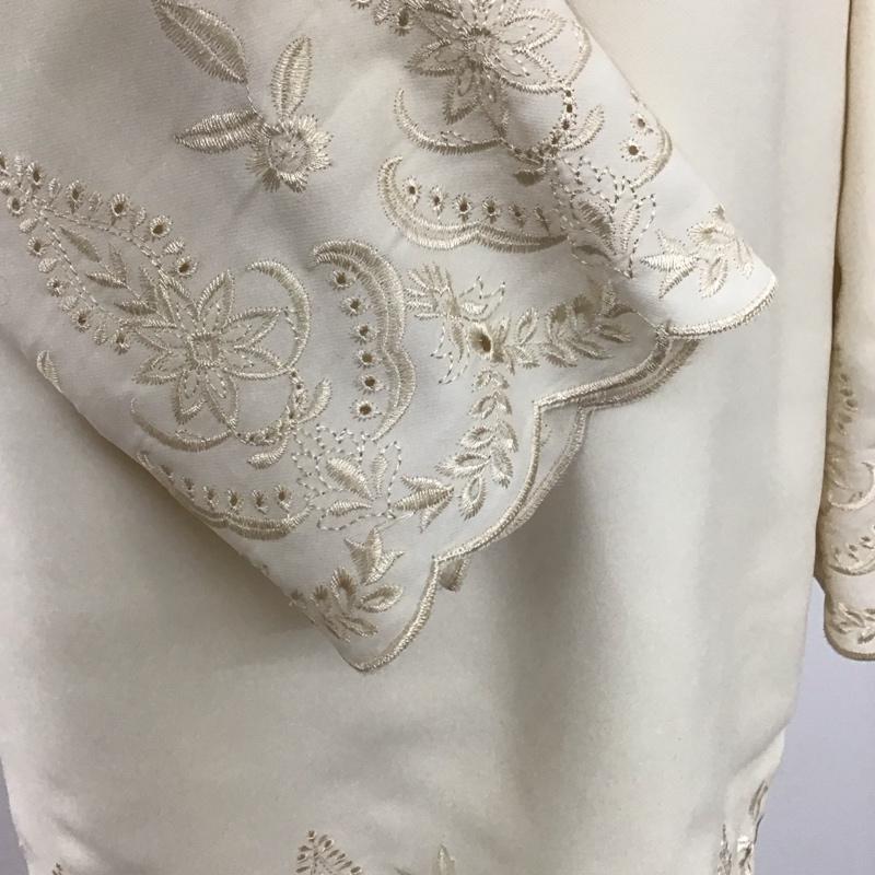 マーキュリーデュオ MERCURYDUO ワンピース ひざ丈スカート 長袖ワンピース フレアワンピース クルーネック FREE 刺繍 オフホワイト / オフホワイト /  レディース USED 古着 中古 10123920