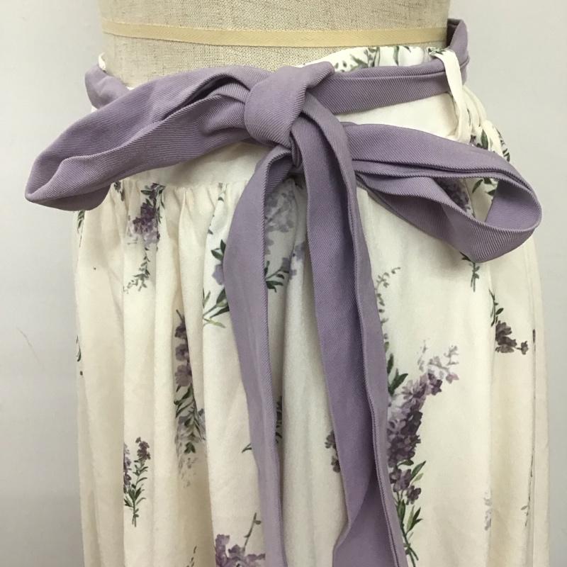 アクシーズファム axes femme スカート ひざ丈スカート CI285X33 ラベンダー柄 フリル リボン M 花柄 オフホワイト / オフホワイト / X 紫 / パープル /  レディース USED 古着 中古 10108595