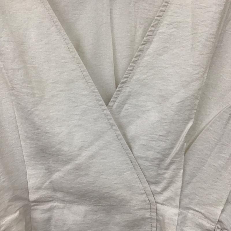 ローリーズファーム LOWRYS FARM カットソー 長袖 長袖カットソー 無地カットソー Vネック FREE 無地 白 / ホワイト /  レディース USED 古着 中古 10142674