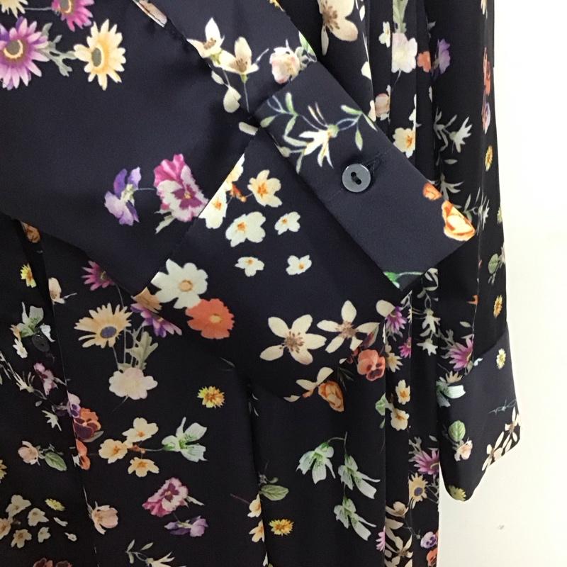 アーバンリサーチドアーズ URBAN RESEARCH DOORS ワンピース ひざ丈スカート DR76-26E004 Vネック 花柄 紺 / ネイビー /  レディース USED 古着 中古 10110855