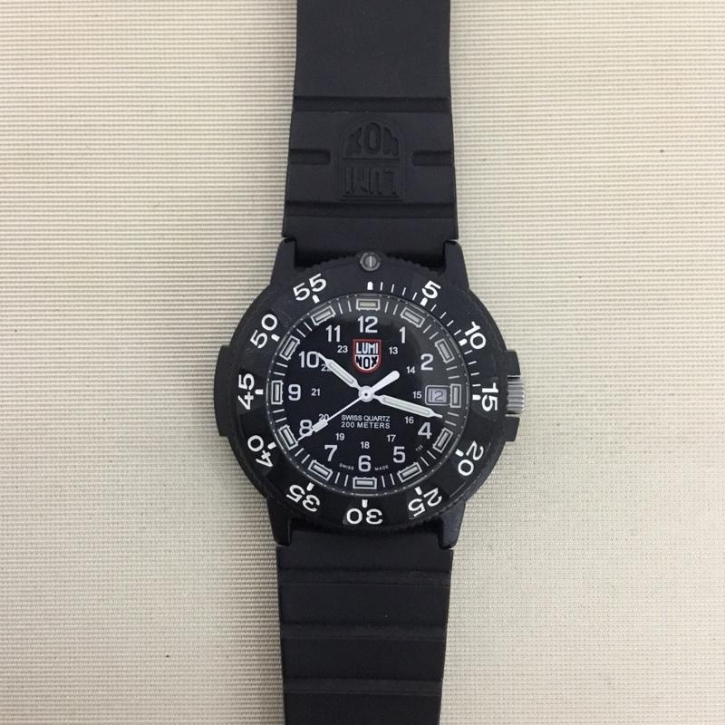 ルミノックス LUMINOX 腕時計 アナログ（クォーツ式） 3000シリーズ ラバーベルト ロゴ、文字 黒 / ブラック /  メンズ USED 古着 中古 10148656