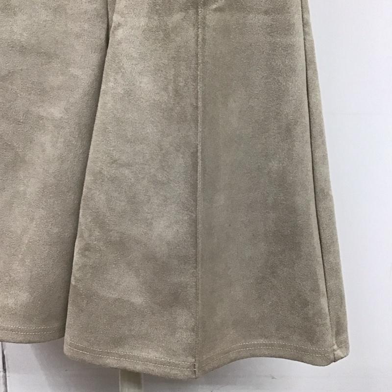 ムルーア MURUA パンツ スラックス 012060700101-02 バックスリットスウェードパンツ フレアパンツ センタータックパンツ FREE 無地 ベージュ / ベージュ /  レディース USED 古着 中古 10119446