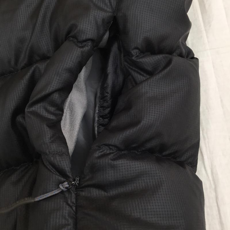 モンベル mont-bell ジャケット、上着 ダウンベスト 371319902 L ロゴ、文字 黒 / ブラック /  メンズ USED 古着 中古 10141349