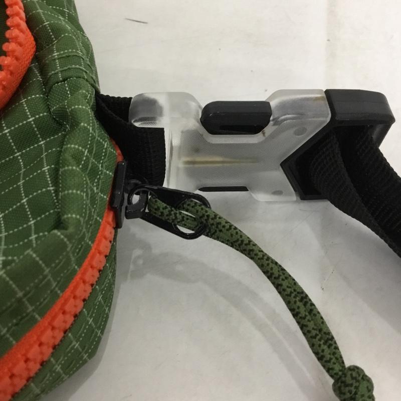 ナイキ NIKE ショルダーバッグ ショルダーバッグ CV1408 328 ヘリテージ 2.0 スモールアイテム バッグ ロゴ、文字 カーキ / カーキ /  メンズ USED 古着 中古 10133923