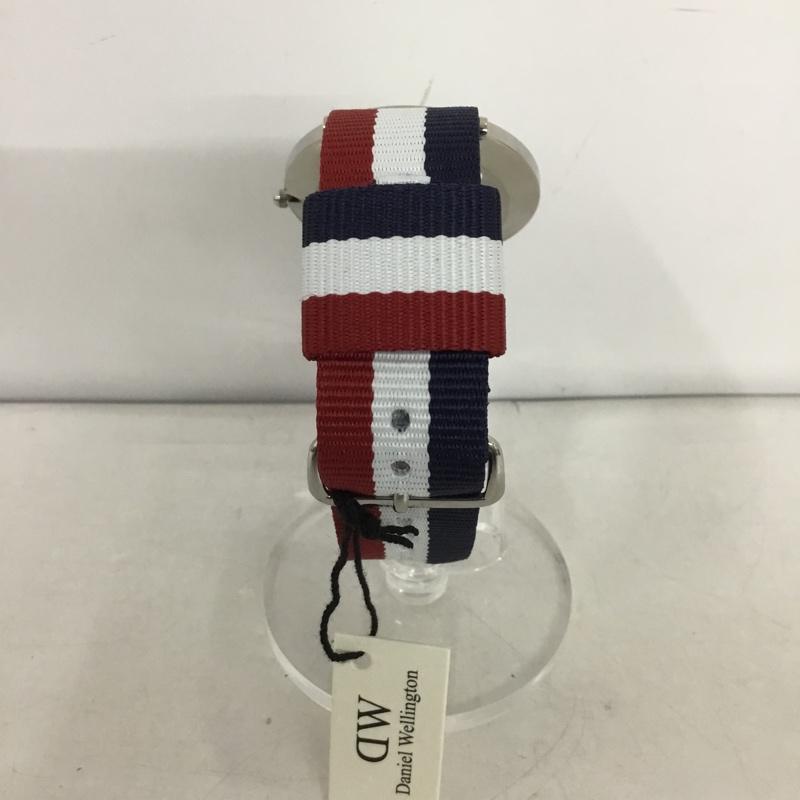 ダニエルウェリントン Daniel Wellington 腕時計 アナログ（クォーツ式） 0203DW ロゴ、文字 赤 / レッド / X 白 / ホワイト / X 紺 / ネイビー /  メンズ USED 古着 中古 10135191