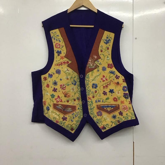 古着 USED ベスト ベスト カジュアルベスト ノースリーブカットソー 前ボタン 古着 プリント マルチカラー / マルチカラー /  メンズ USED 古着 中古 10141887