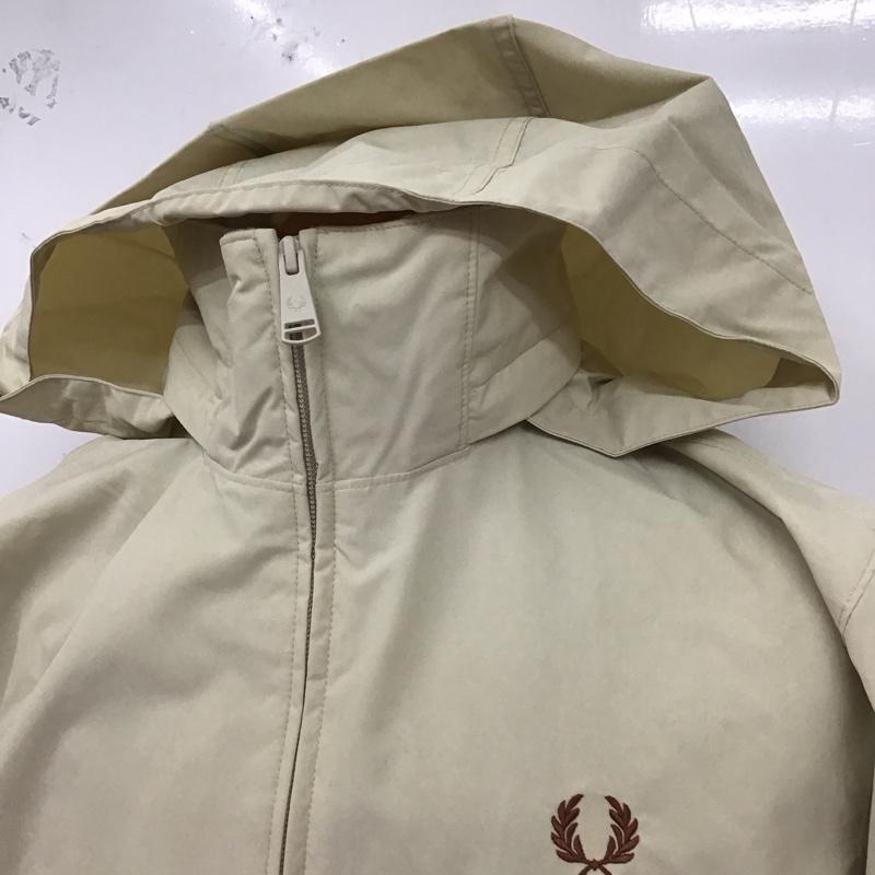 フレッドペリー FRED PERRY ジャケット、上着 ジャンパー、ブルゾン ジップアップジャケット ジャンパー ジャケット カジュアルジャケット アウター S ロゴ、文字 ベージュ / ベージュ /  メンズ USED 古着 中古 10124798