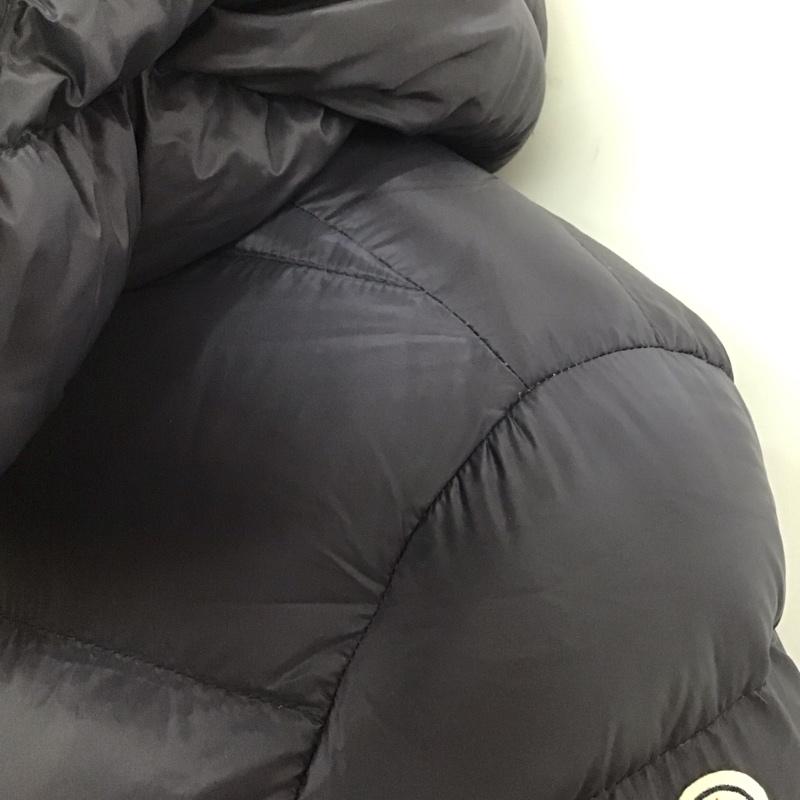 モンクレール MONCLER ジャケット、上着 ダウンジャケット E20914135585 WILLM GIUBBOTTO 2 ワンポイント 紺 / ネイビー / X 白 / ホワイト / X 赤 / レッド /  メンズ USED 古着 中古 10119671