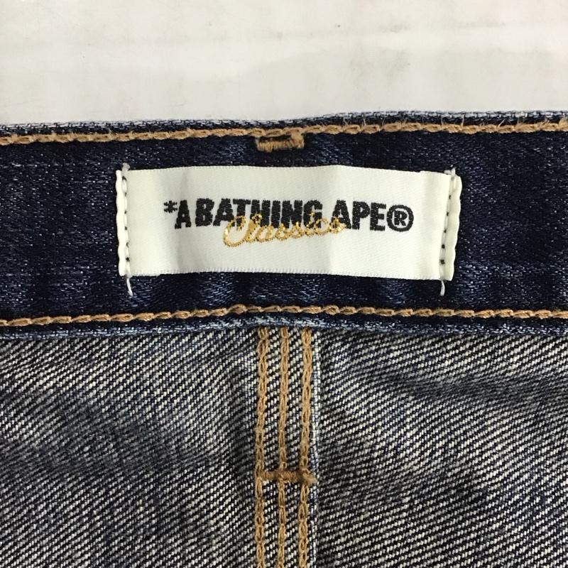 アベイシングエイプ A BATHING APE パンツ デニム、ジーンズ デニムパンツ ストレートパンツ ワイドパンツ カジュアルパンツ M 無地 インディゴ / インディゴ /  メンズ USED 古着 中古 10109788