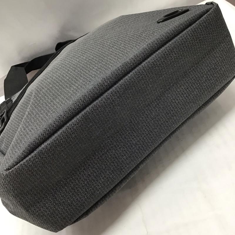 オークリー OAKLEY トートバッグ トートバッグ FOS900243-27B スモールトート ワンポイント 灰 / グレー / X 黒 / ブラック /  メンズ USED 古着 中古 10113352