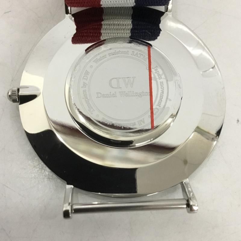 ダニエルウェリントン Daniel Wellington 腕時計 アナログ（クォーツ式） ロゴ、文字 白 / ホワイト / X 赤 / レッド / X 紺 / ネイビー /  メンズ USED 古着 中古 10134905