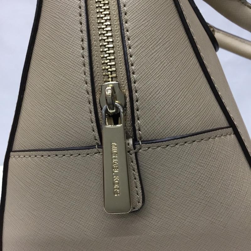 マイケルコース MICHAEL KORS ハンドバッグ ハンドバッグ 35S7GD251L 2WAY ショルダー ロゴ、文字 ベージュ / ベージュ / X 金 / ゴールド /  レディース USED 古着 中古 10106300