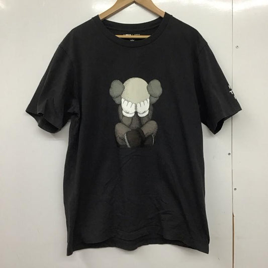 ユニクロ UNIQLO Tシャツ 半袖 kaws XL プリント チャコールグレー / チャコールグレー /  メンズ USED 古着 中古 10145747