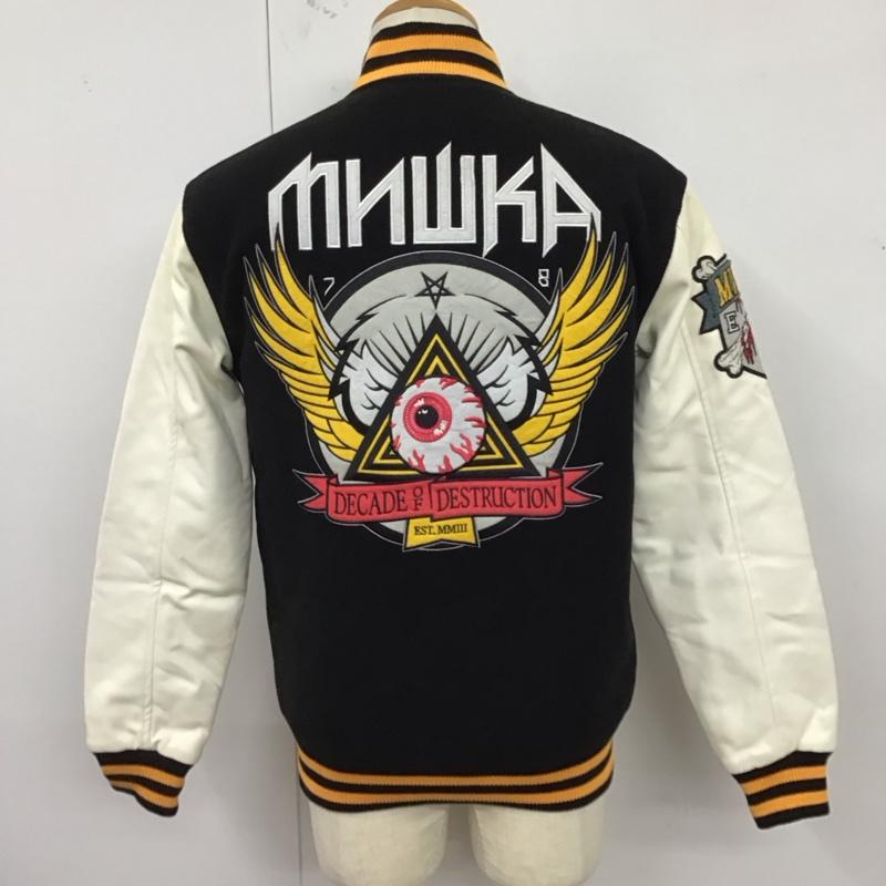 ミシカ MNWKA ジャケット、上着 ジャケット、ブレザー スタジャン アウター ジャンパー 前ボタンジャケット S ロゴ、文字 黒 / ブラック / X 黄 / イエロー /  メンズ USED 古着 中古 10123122