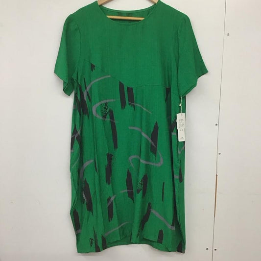 ジュクロイスソワ je crois soi ワンピース ひざ丈スカート 無地 緑 / グリーン /  レディース USED 古着 中古 10134209