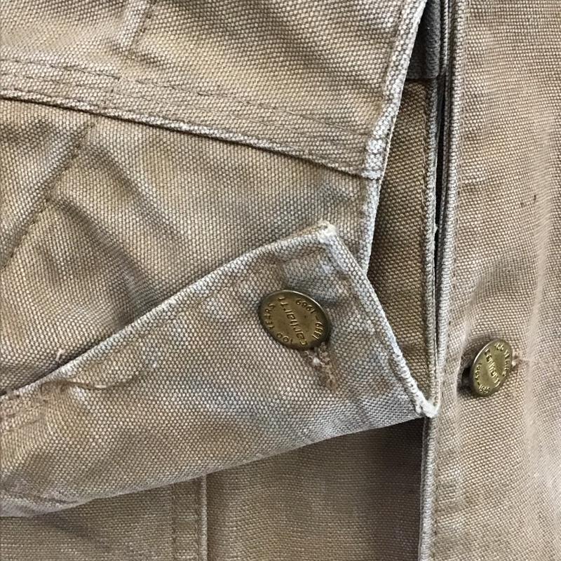 カーハート Carhartt ジャケット、上着 ジャケット、ブレザー 80s 100years 赤キルティング 古着 ヴィンテージ 前ボタンジャケット ロゴ、文字 ベージュ / ベージュ /  メンズ USED 古着 中古 10119232