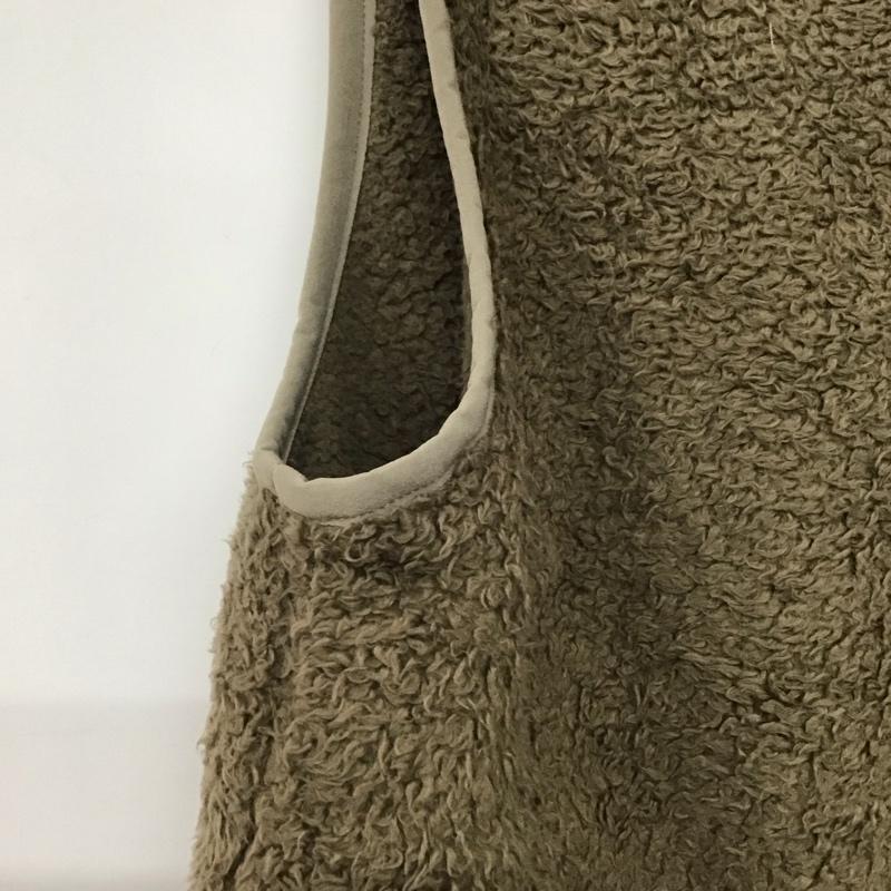 パタゴニア patagonia ベスト ベスト フリースベスト ノースリーブカットソー フロントボタン L ロゴ、文字 ベージュ / ベージュ /  メンズ USED 古着 中古 10142439