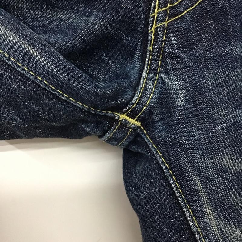 ダブルタップス WTAPS パンツ デニム、ジーンズ デニムパンツ ワイドパンツ カジュアルパンツ S ダメージ加工 インディゴ / インディゴ /  メンズ USED 古着 中古 10144492
