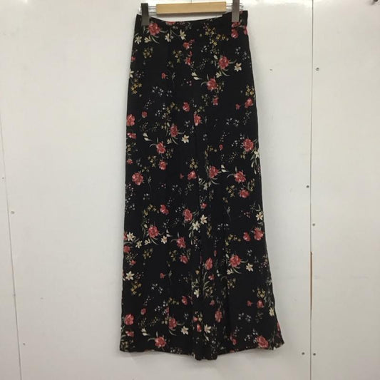エモダ EMODA ボトムス ボトムス 041740751501-01 CHOOSEワイドタックパンツ M 花柄 黒 / ブラック /  レディース USED 古着 中古 10138978