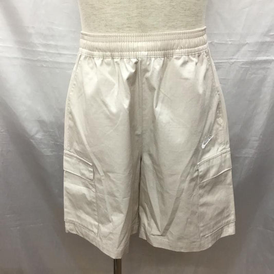 ナイキ NIKE パンツ ショートパンツ fb1247-104 クラブカーゴショート ショートパンツ スポーツウェア M ロゴ、文字 オフホワイト / オフホワイト /  メンズ USED 古着 中古 10116594