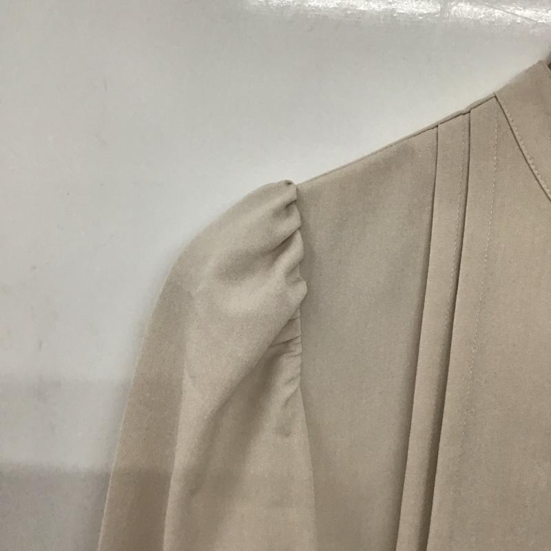 ダズリン dazzlin シャツ、ブラウス 長袖 022210400101-02 ケープカラー付ピンタックブラウス FREE 無地 ベージュ / ベージュ /  レディース USED 古着 中古 10142290