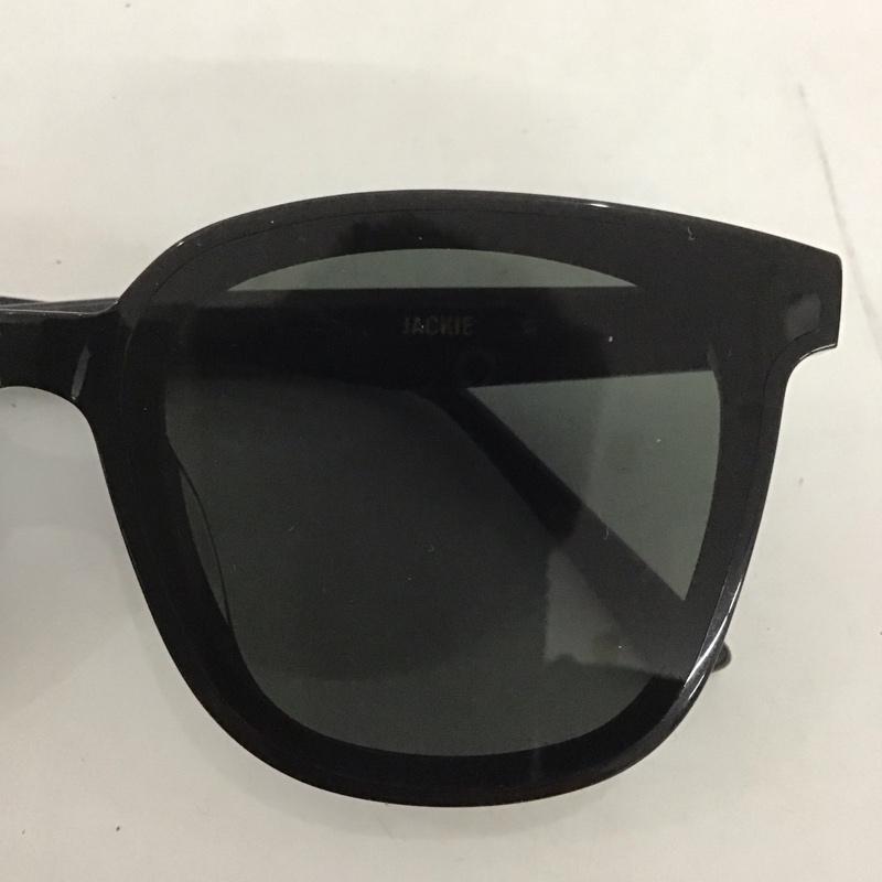 ジェントルモンスター GENTLE MONSTER めがね・サングラス サングラス JACKIE 無地 黒 / ブラック /  メンズ USED 古着 中古 10125637