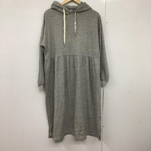 チャンピオン Champion ワンピース ロングスカート cw-q106 長袖ロングワンピース フレアワンピース スウェットワンピース M ロゴ、文字 灰 / グレー /  レディース USED 古着 中古 10141292