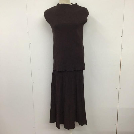 ミラオーウェン Mila Owen セットアップ セットアップ 09WN0202119 ボトルネックリブニットセットアップ ノースリーブ スカート 1 無地 茶 / ブラウン /  レディース USED 古着 中古 10144439