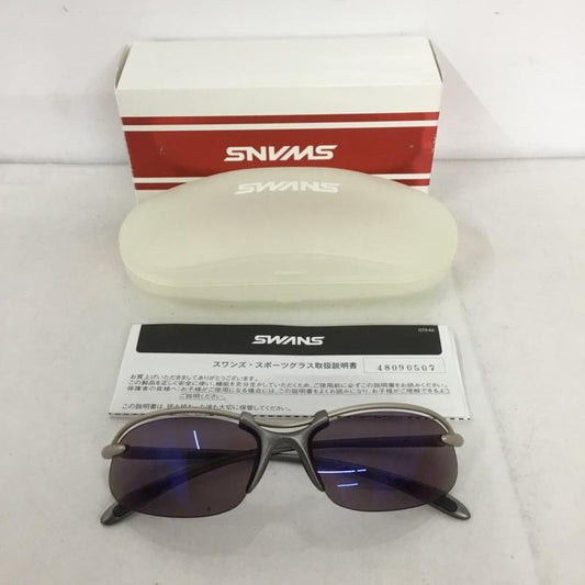 スワンズ Swans めがね・サングラス サングラス SA-520 偏光レンズ ULTRA LENS 箱有 スポーツサングラス ロゴ、文字 紫 / パープル / X 銀 / シルバー /  メンズ USED 古着 中古 10141091