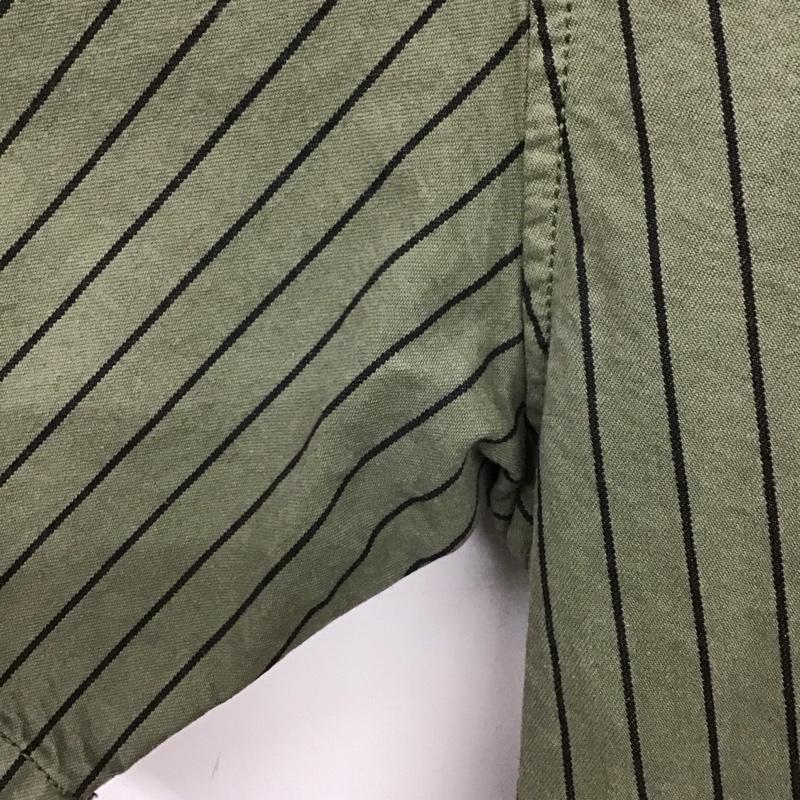 カーハート Carhartt シャツ、ブラウス 半袖 半袖シャツ ストライプシャツ ジップアップカラーシャツ XL ストライプ カーキ / カーキ /  メンズ USED 古着 中古 10133686