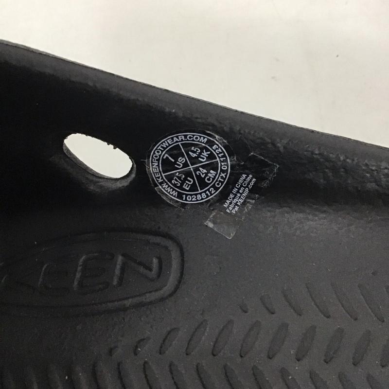 キーン KEEN サンダル サンダル 1028812 YOGUI アウトドアシューズ クロッグ 24cm 24.0cm ロゴ、文字 黒 / ブラック /  レディース USED 古着 中古 10141044