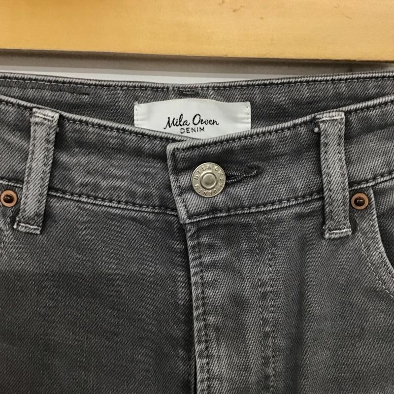 ミラオーウェン Mila Owen パンツ デニム、ジーンズ 09WFP214208 裾スリットスリムストレートデニムパンツ 0 無地 灰 / グレー /  レディース USED 古着 中古 10140005